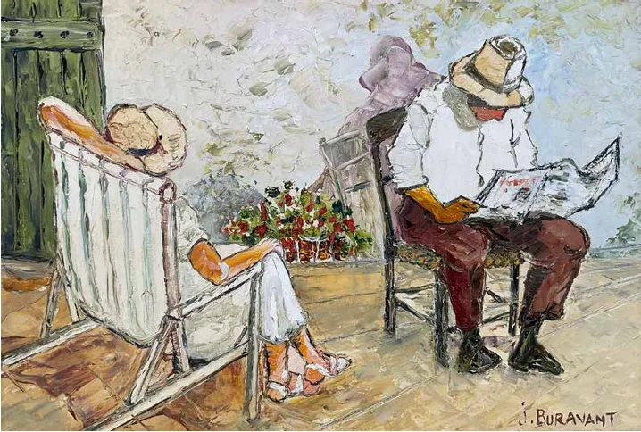 Deux personnes âgées se reposant sur des chaises devant un mur blanc, l'un lisant le journal, un bouquet de fleurs entre eux.